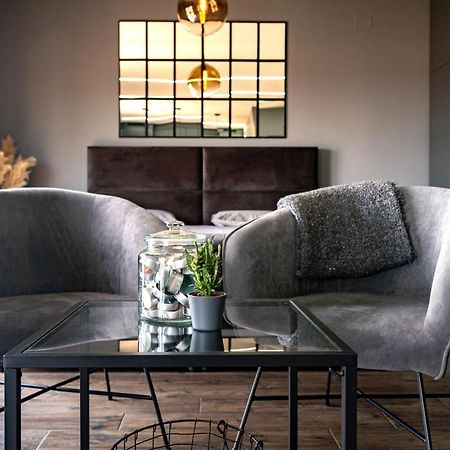 Modern Studio With A Beautiful View ラブ エクステリア 写真