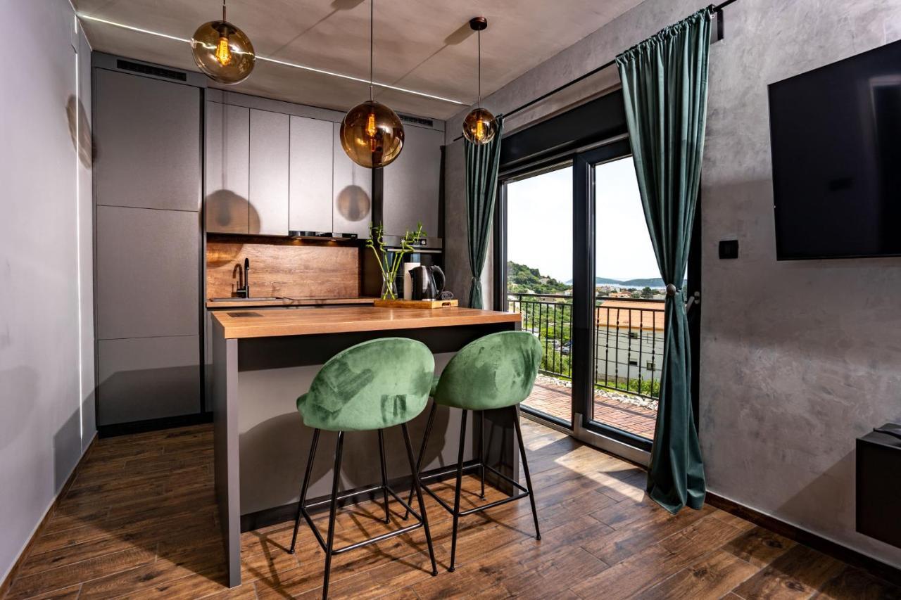 Modern Studio With A Beautiful View ラブ エクステリア 写真